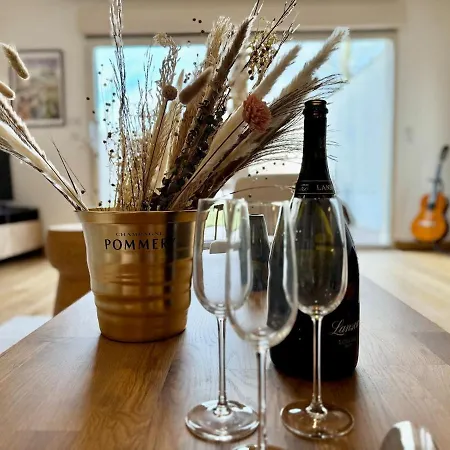 Champagne - Reims For 10 With Garden *